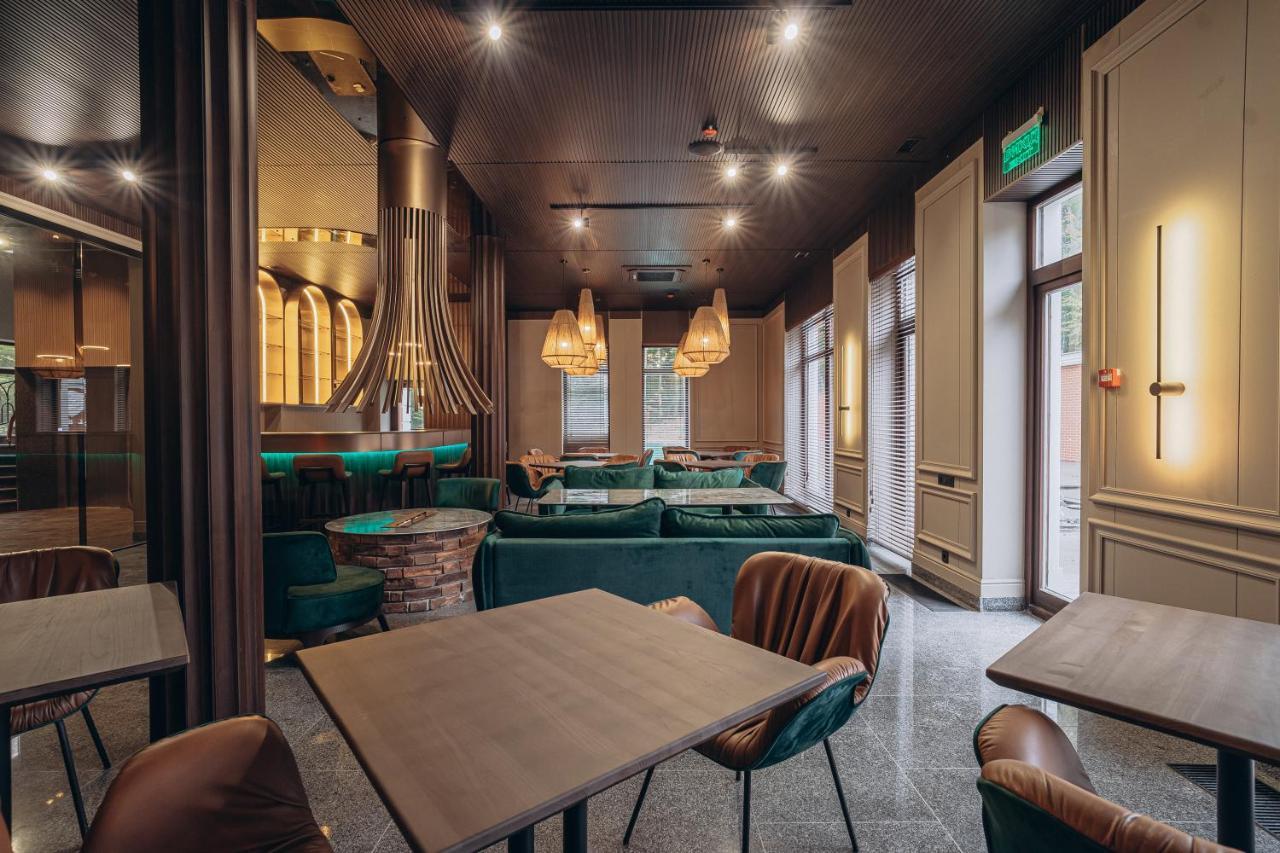 Park Hotel Bristol Uzhhorod Ngoại thất bức ảnh