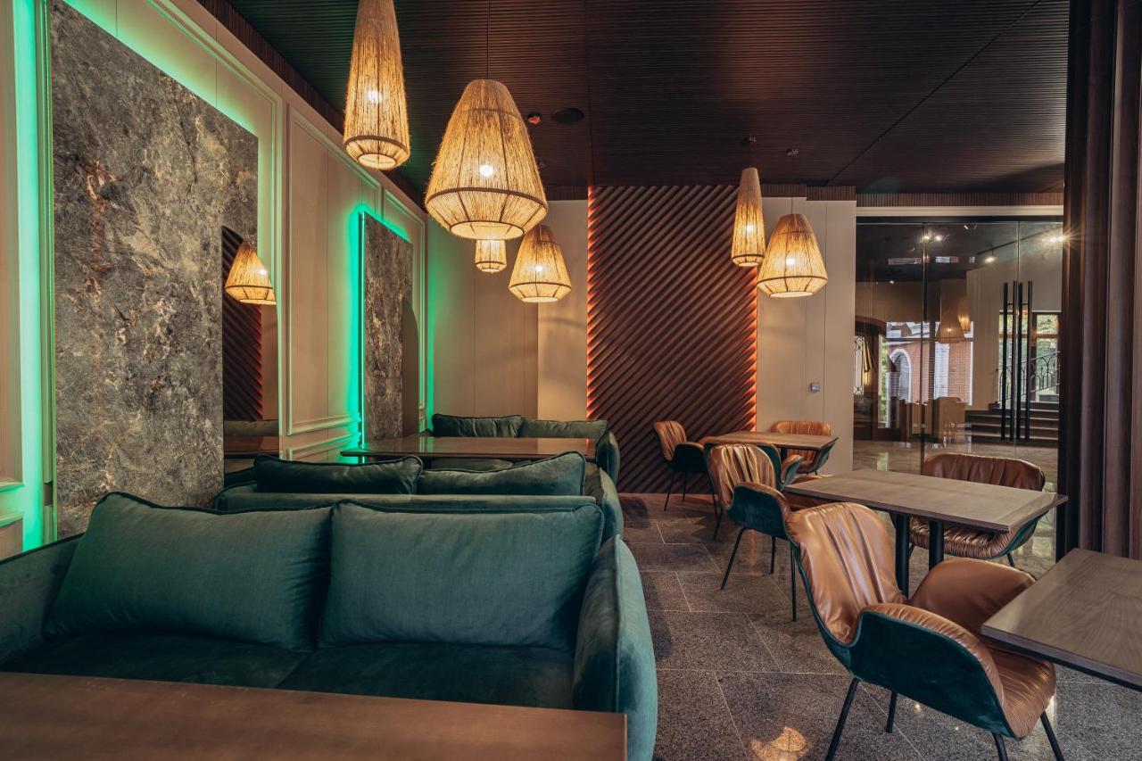 Park Hotel Bristol Uzhhorod Ngoại thất bức ảnh