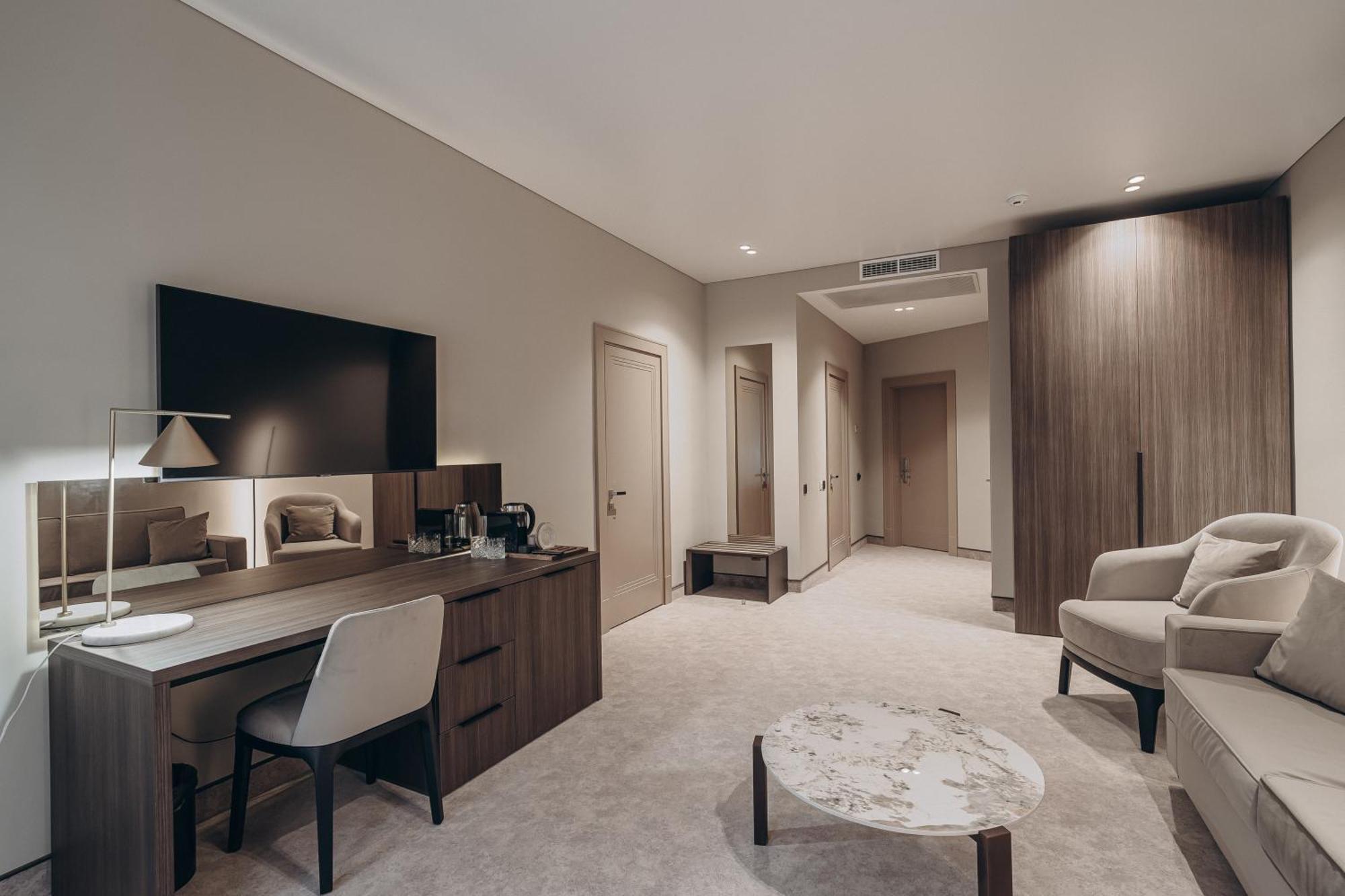 Park Hotel Bristol Uzhhorod Ngoại thất bức ảnh