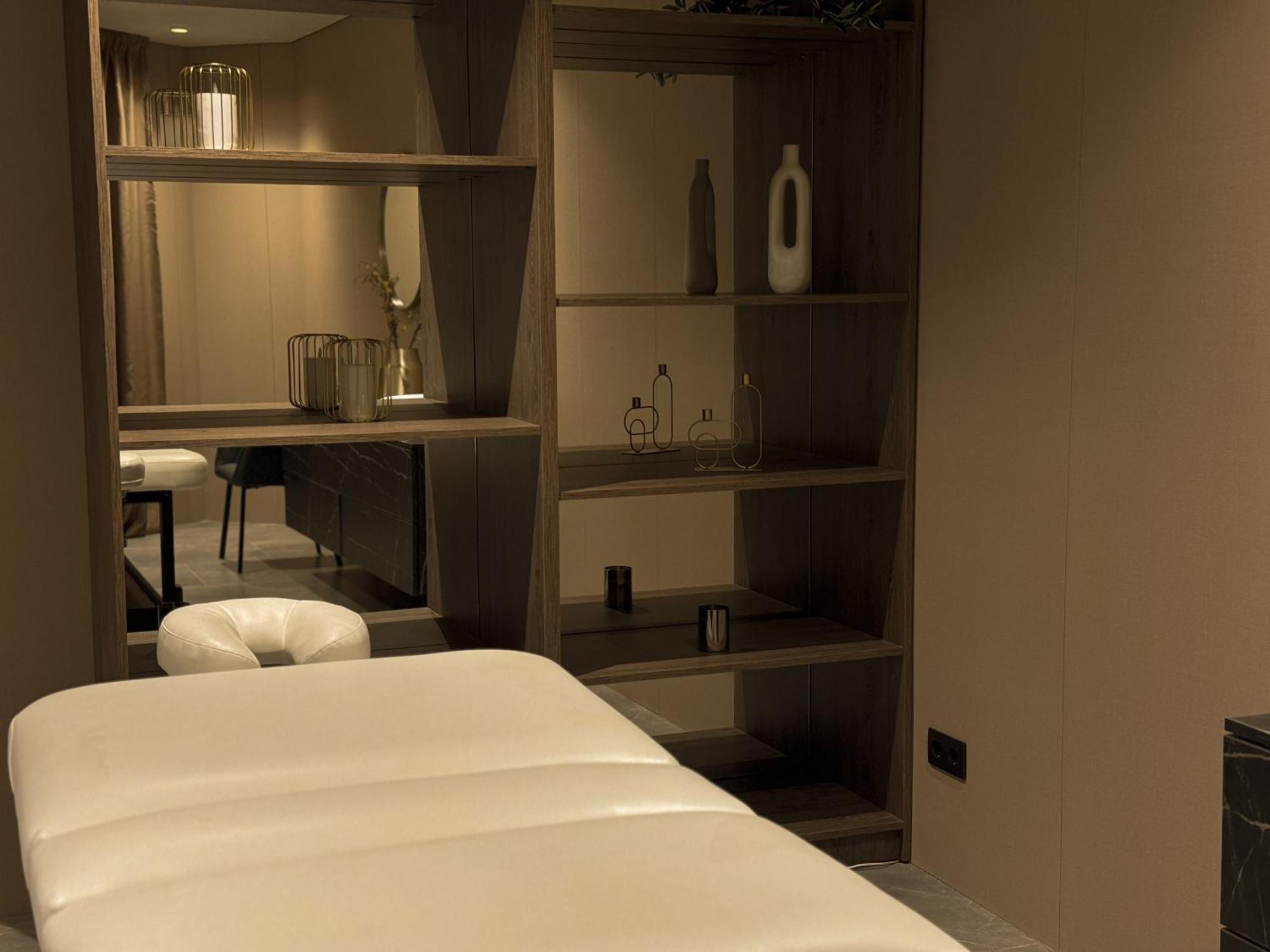 Park Hotel Bristol Uzhhorod Ngoại thất bức ảnh