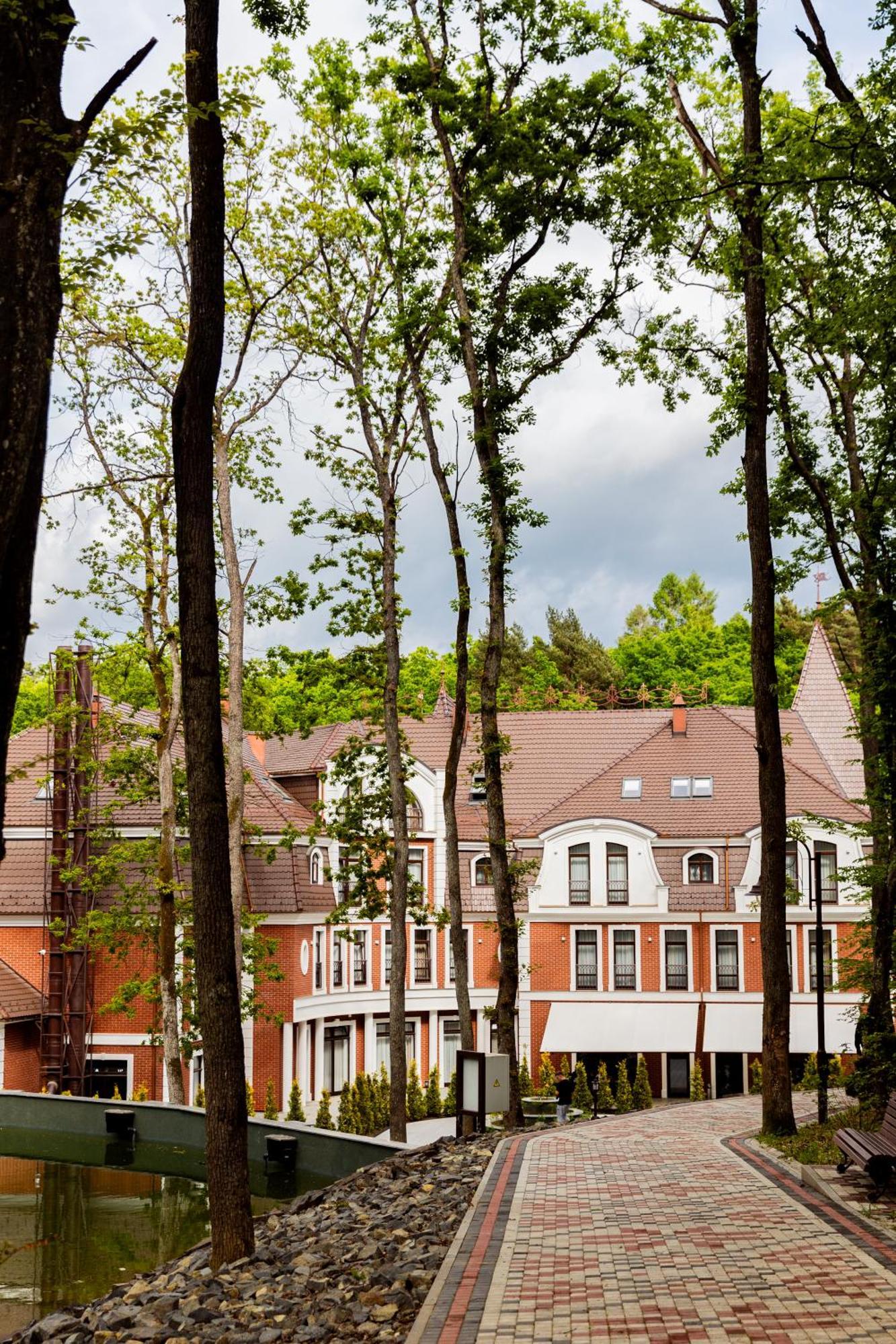 Park Hotel Bristol Uzhhorod Ngoại thất bức ảnh