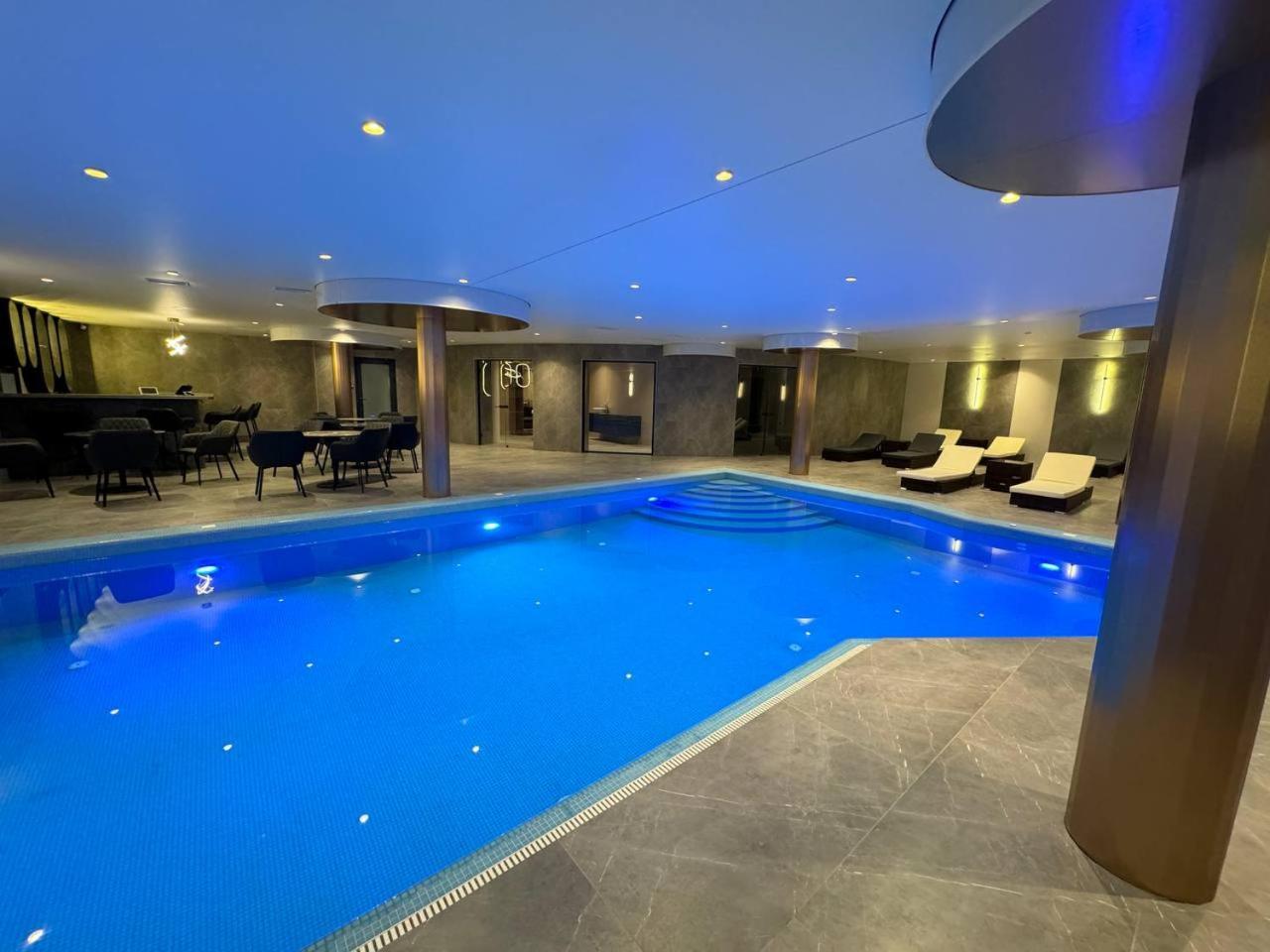 Park Hotel Bristol Uzhhorod Ngoại thất bức ảnh