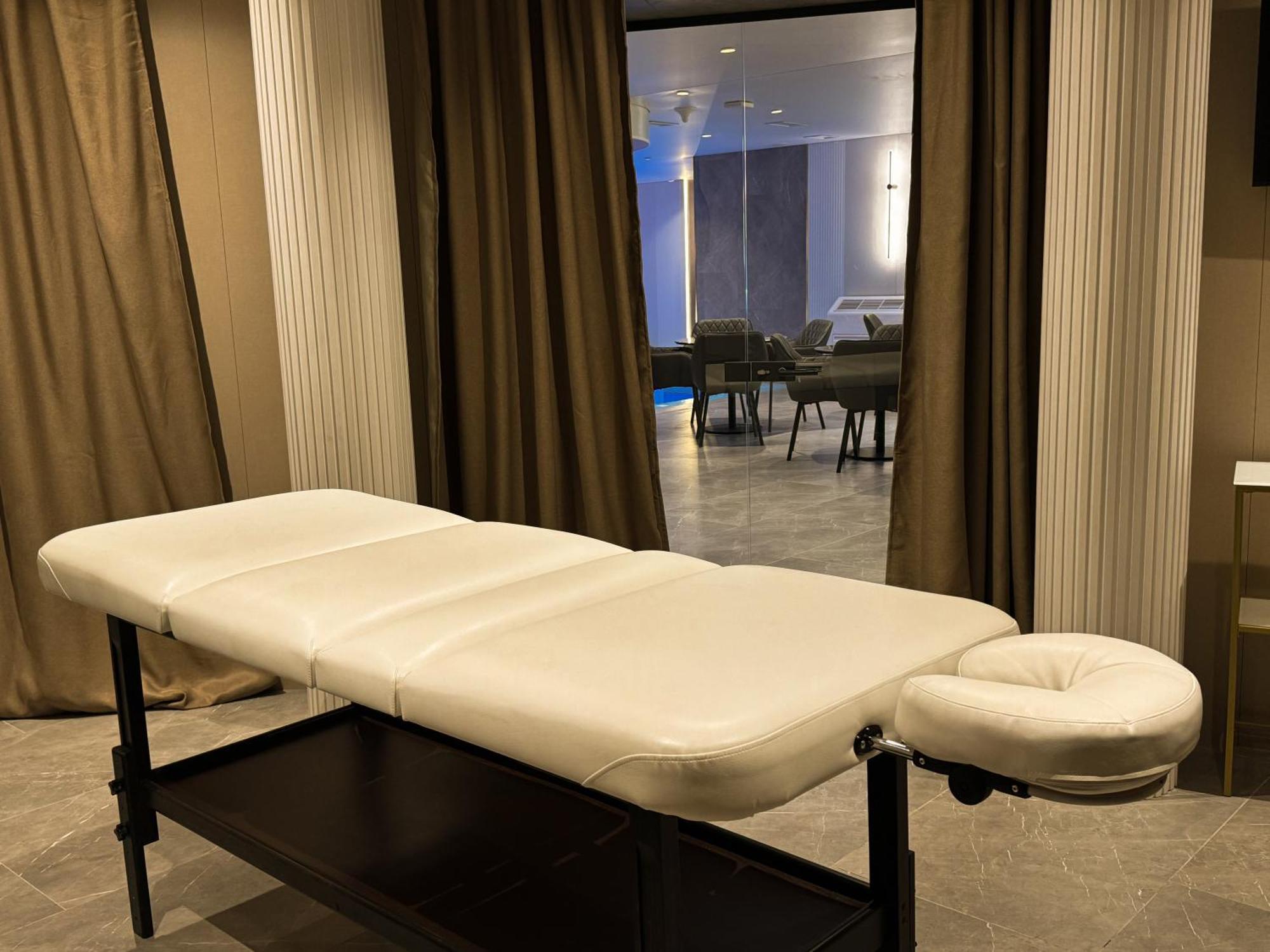 Park Hotel Bristol Uzhhorod Ngoại thất bức ảnh