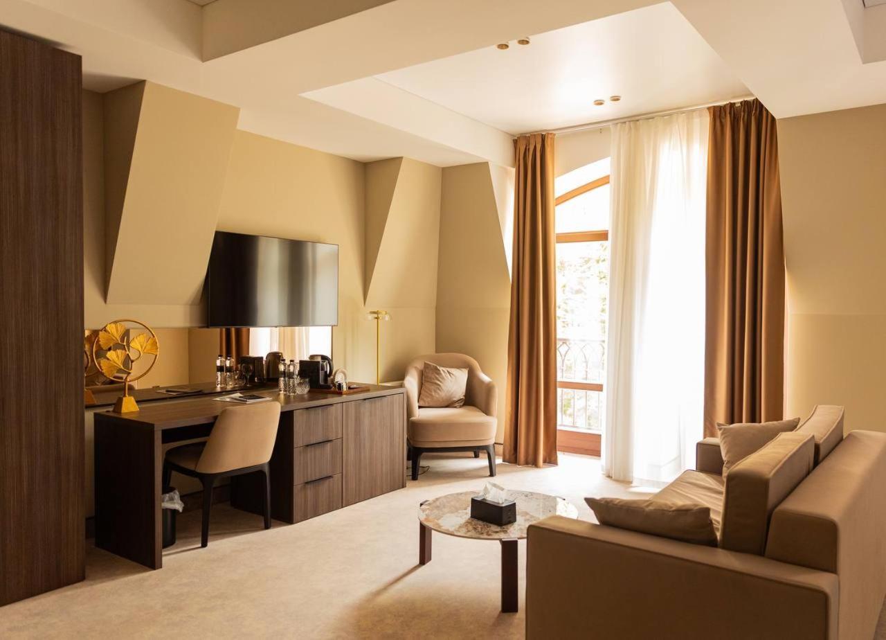 Park Hotel Bristol Uzhhorod Ngoại thất bức ảnh